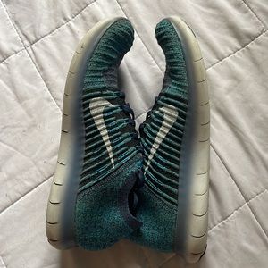 Mens size 11.5 Nike Free Rn Knit In Good Condition
